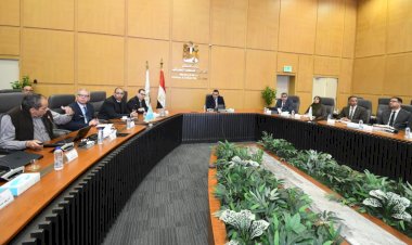 وزير الإسكان يعقد اجتماعًا مع مسئولي شركة "سيتي إيدج" لاستعراض خططها التسويقية