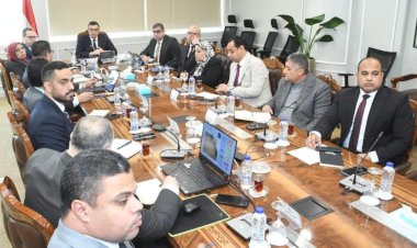 وزير الإسكان يتابع سير العمل بقطاع التخطيط والمشروعات بهيئة المجتمعات العمرانية