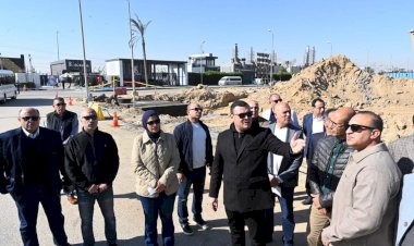 وزير الإسكان يتفقد تطوير الطرق والمحاور بالشيخ زايد