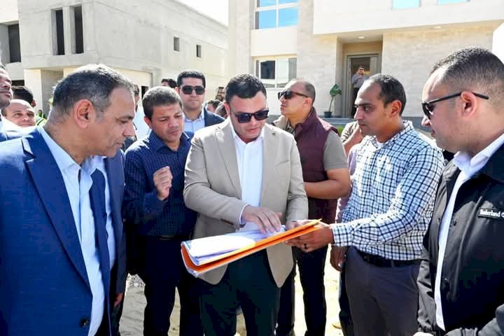 وزير الإسكان يتفقد مشروعي M8 by the lake وبوغاز لتوصيل المياه لبحيرة نيو مارينا