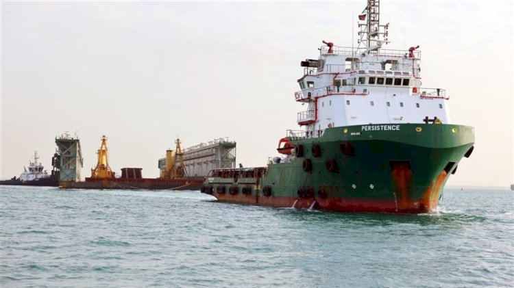 الفريق أسامة ربيع يعلن نجاح عملية عبور"الحوض العائم" GREEN DOCK 3 مقطورًا