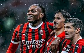 ميلان يتحدى ساسولو ويبحث عن الفوز الرابع على التوالي في الدوري الإيطالي