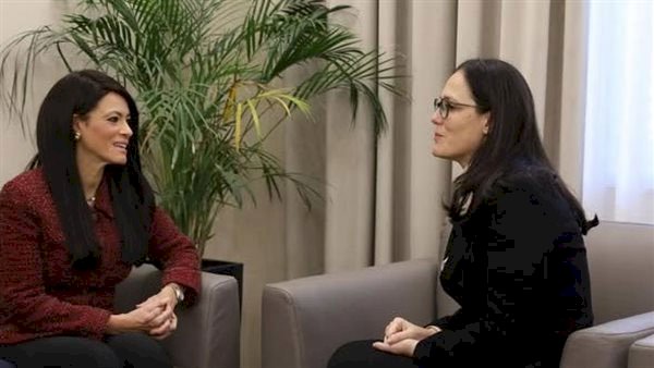 وزيرة التخطيط تعقد جلسة مباحثات موسعة مع نظيرتها الألبانية