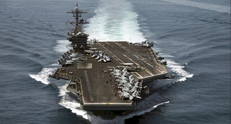 الجيش الأمريكي يعلن تنفيذ غارات على 3 سفن في المياه الدولية أسفرت عن مقتل 8 أشخاص