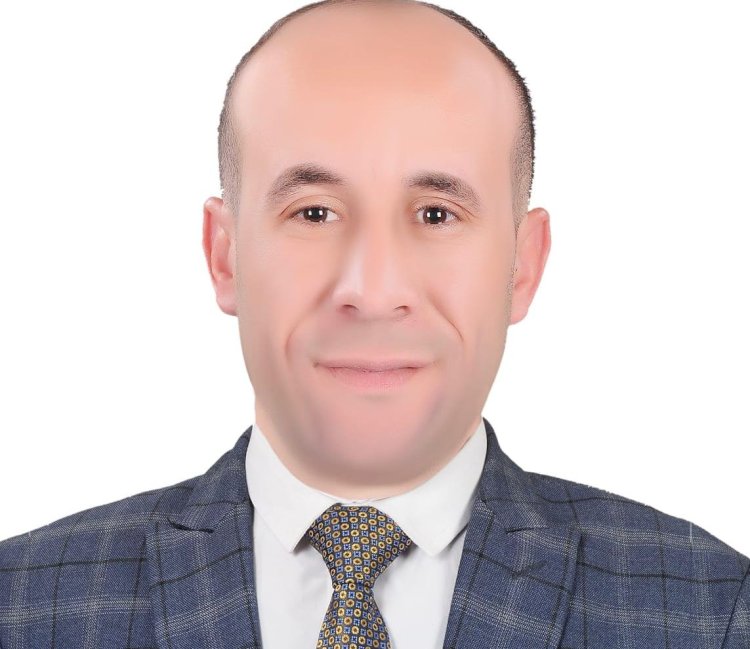 ​بين "عصا" المسن وجدل "القوانين".. من المستفيد من "ستارة الدخان"؟