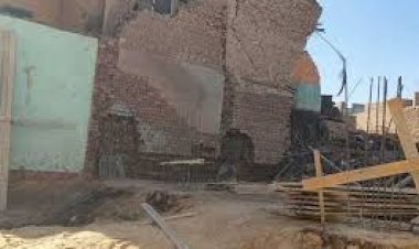 إصابة شخصين فى انهيار حائط بقتا