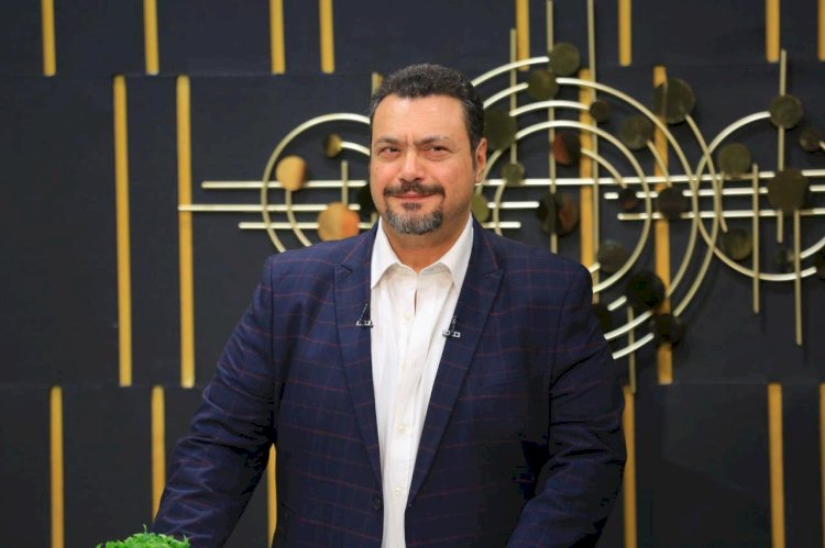 مراد مكرم يهنئ متابعيه بمناسبة العام الميلادي الجديد