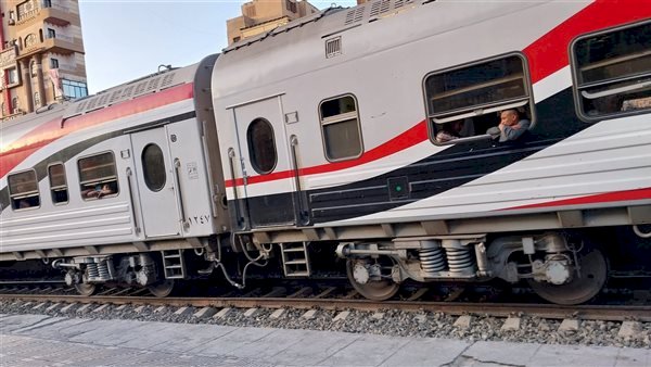 قطار ينهي حياة طالبة أثناء عبورها السكة الحديد في البدرشين