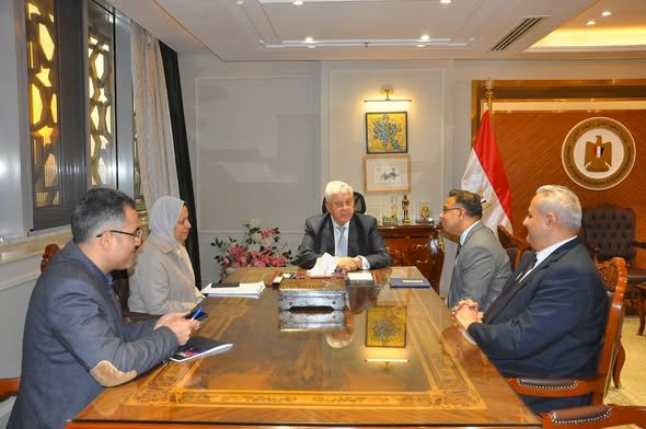 وزير التعليم العالي يستقبل رئيس جامعة ولفرهامبتون لبحث سبل تعزيز التعاون الأكاديمي المشترك