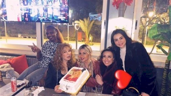 نيللي تحتفل بعيد ميلادها بحضور نجوم الفن