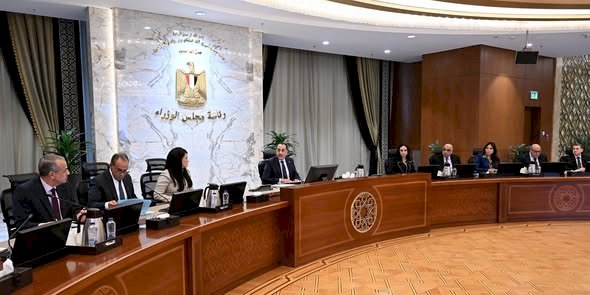 رئيس الوزراء يتابع ملف حصر التكلفة الاقتصادية لأعداد اللاجئين والمهاجرين المقيمين في مصر