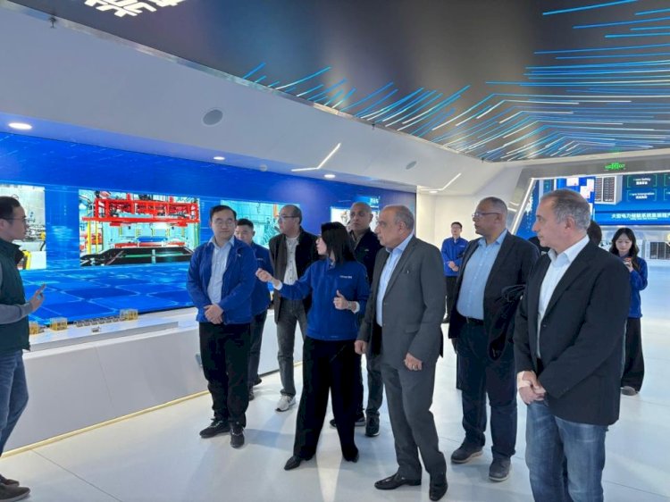 وزير الكهرباء يشهد مراسم توقيع اتفاقية تعاون استراتيجي لتوطين صناعة بطاريات تخزين الطاقة