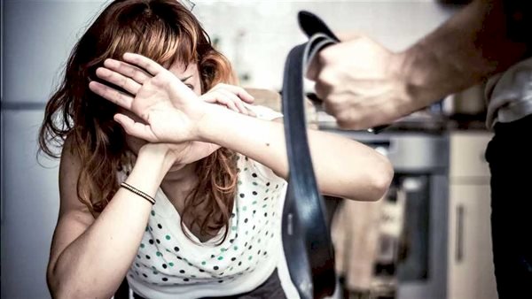 استشاري طب شرعي: العنف الأسري لا يقتصر على النساء فقط