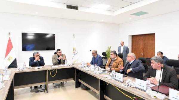 وزير الإسكان ومحافظ الدقهلية يتابعان موقف الخدمات بالمدينة