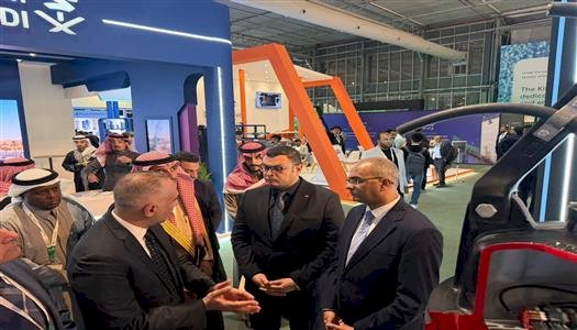 وزير الإسكان يتفقد أجنحة معرض "إيفات السعودية 2026" بالرياض لبحث توطين التكنولوجيا وجذب الاستثمارات العالمية
