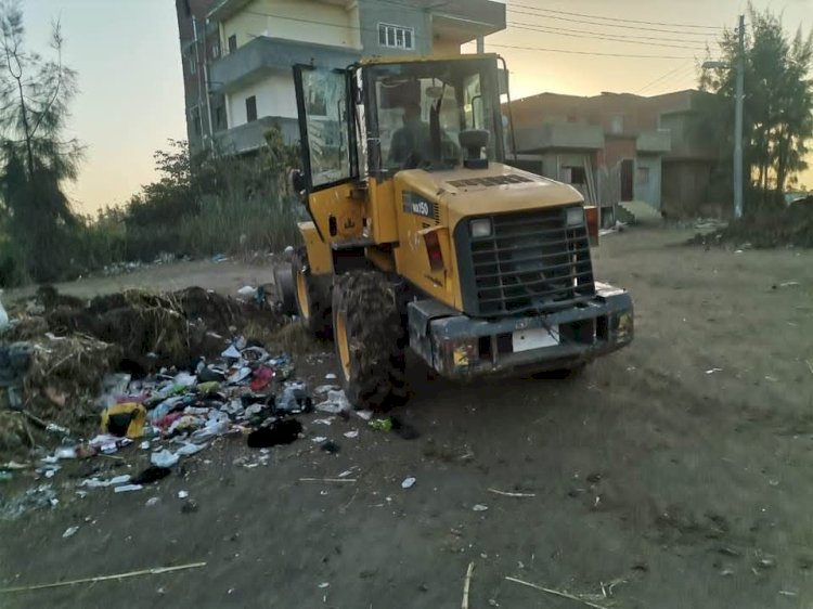 حملة نظافة مسائية مكبرة تجوب أحياء بيلا بكفر الشيخ