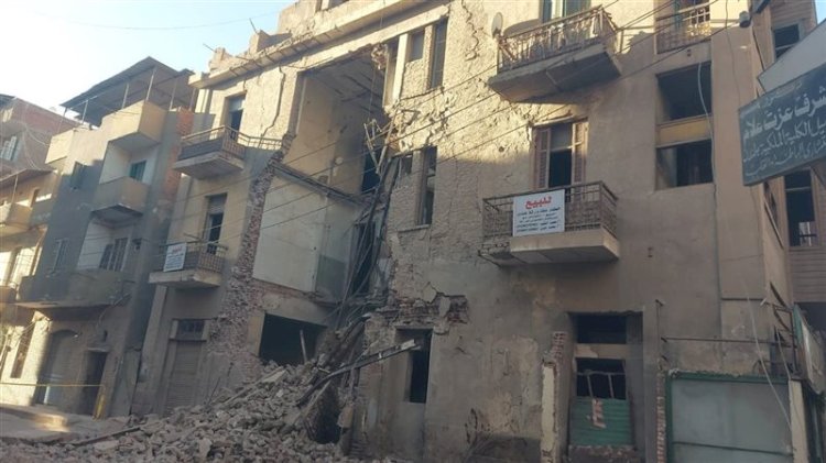 مصرع طالب فى انهيار منزل بقرية فاو بقنا