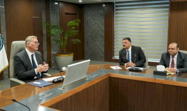 وزير البترول يعقد اجتماعاً مع مجلس إدارة هيئة الثروة المعدنية والصناعات التعدينية   