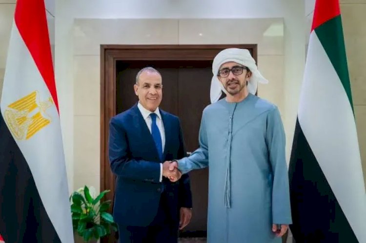 وزير الخارجية يلتقي نائب رئيس مجلس الوزراء ووزير خارجية دولة الإمارات
