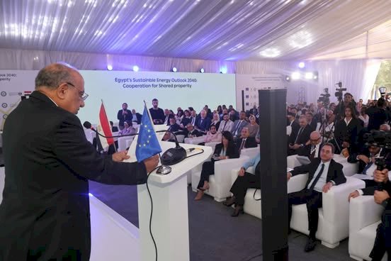 وزير الكهرباء والطاقة المتجددة: التحول العالمي في أنظمة الطاقة واقعاً.. ونعمل لتحقيق اقتصاد مستدام