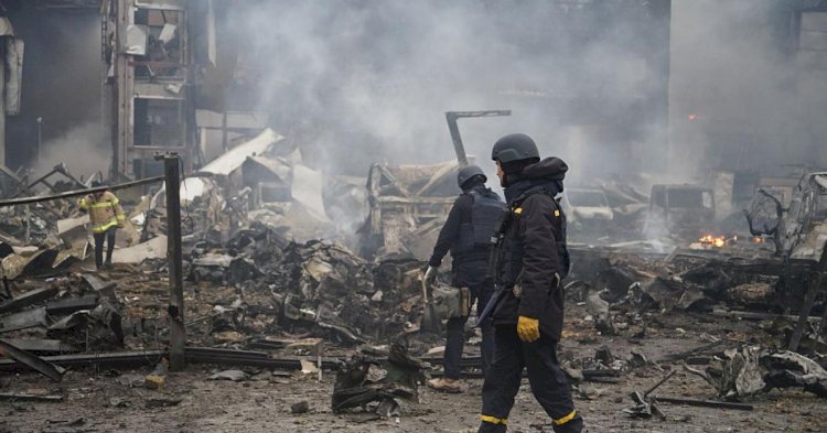 بينهم 3 أطفال .. مسئول أوكراني: مصرع 4 أشخاص في هجوم روسي على بوجودوخيف