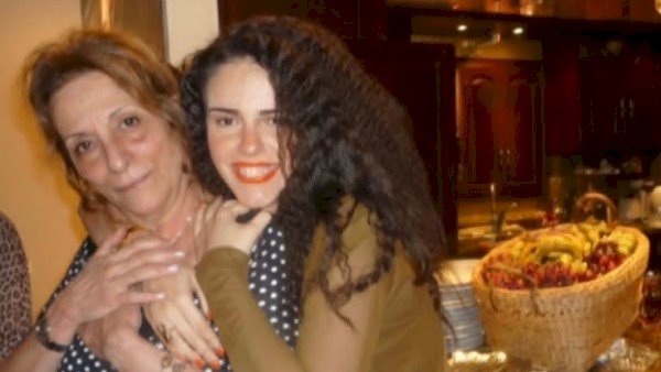 دنيا عبدالعزيز عن والدتها الراحلة: سبعون شهر من المتاهة وفقد الروح