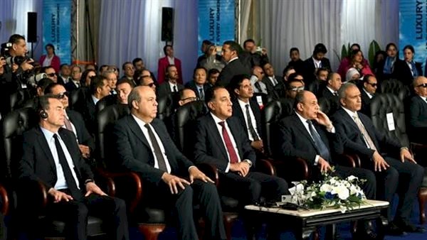 رئيس الوزراء يشهد فعاليات الاحتفال بانضمام أول طائرة من طراز Airbus A350-900  إلى أسطول الناقل الوطني