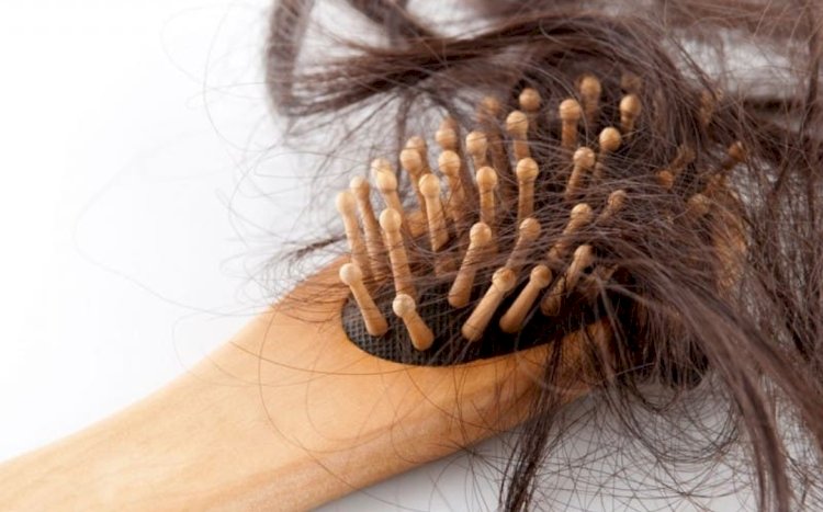 تساقط الشعر في الشتاء.. أسباب خفية ونصائح فعّالة للحد منه