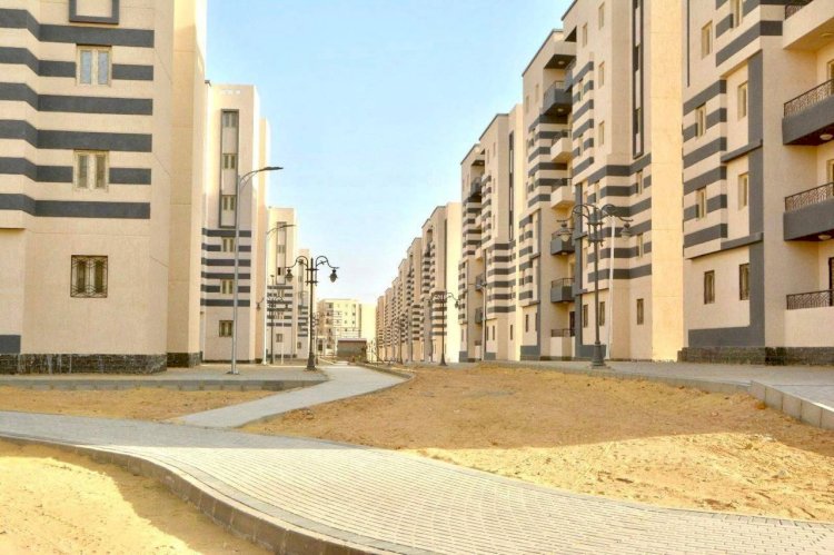وزيرة الإسكان تتابع مستجدات مشروعات مدينة السويس الجديدة