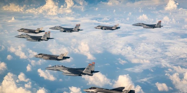 خارجية الشيوخ: هجمات أمريكا وإسرائيل على إيران تهدد الاقتصاد العالمى