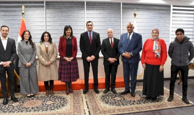 وزير الشباب والرياضة يلتقي السفيرة نبيلة مكرم لاستعراض نتائج المرحلة الأولى من مراكز السلامة النفسية والاستعداد للمرحلة الثانية