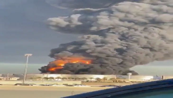 عاجل.. حريق بمنشأة نفطية لأرامكو في رأس تنورة بعد استهداف بطائرة مسيّرة إيرانية