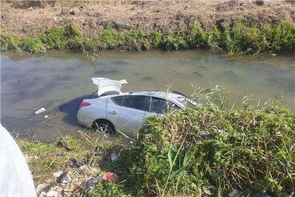 مصرع شاب وإصابة آخر إثر انقلاب سيارة بترعة فى الحوامدية