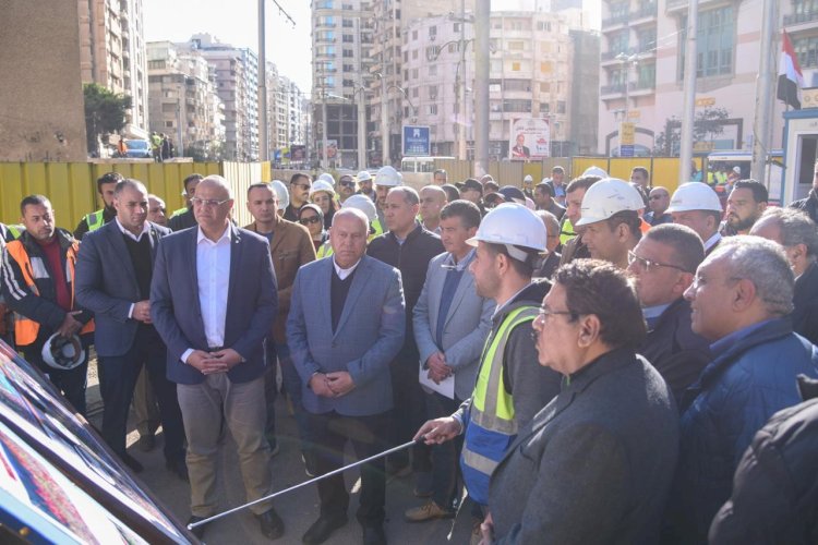 وزير النقل يتابع الموقف التنفيذي لمشروع  إعادة تأهيل وتطوير ترام الرمل