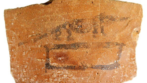 الكشف عن 13 ألف أوستراكا جديدة بموقع أتريبس الأثري بمحافظة سوهاج